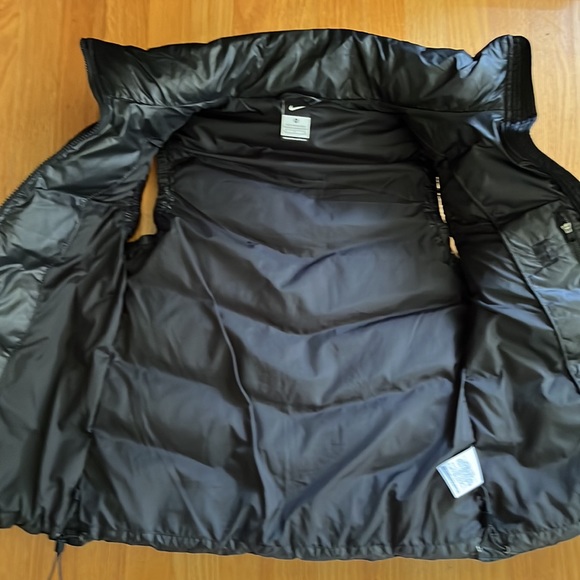 Nike Down Vest Size Small - Picture 3 of 4